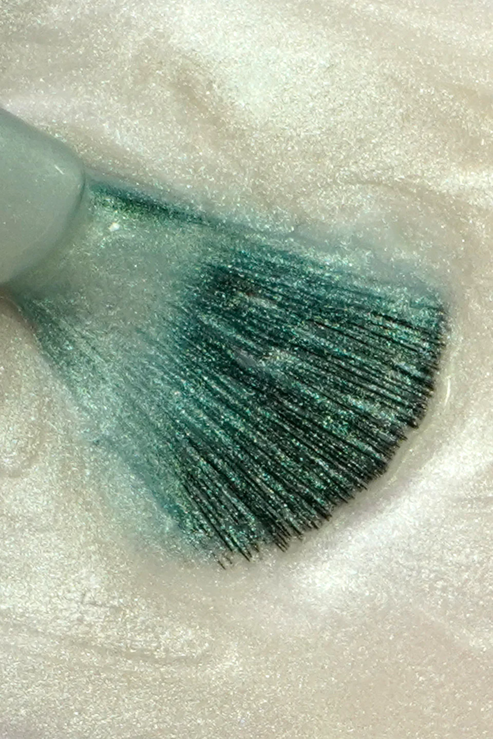 Smalto semipermanente verde chiaro iridescente Scintilla 15 ml - Image 2